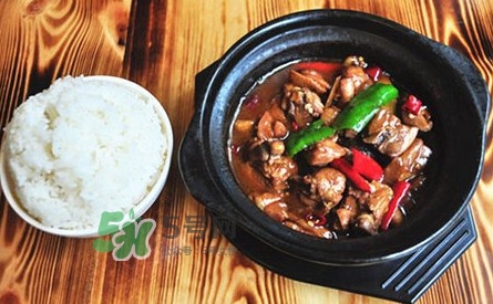 黃燜雞米飯有幾個(gè)品牌？黃燜雞米飯有營養(yǎng)嗎