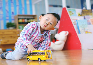 第一次送孩子去幼兒園，你是哪種家長？