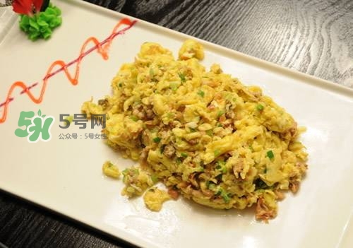 順產(chǎn)前做什么運(yùn)動(dòng)生得快？順產(chǎn)前吃什么有助分娩？