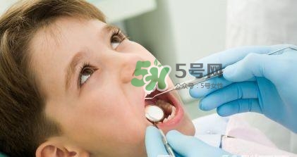 怎么防止寶寶長(zhǎng)蛀牙？別讓孩子吃大人的口水