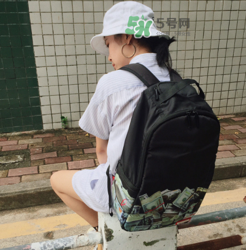 sprayground翅膀書包多少錢？sprayground雙肩包什么價(jià)位？