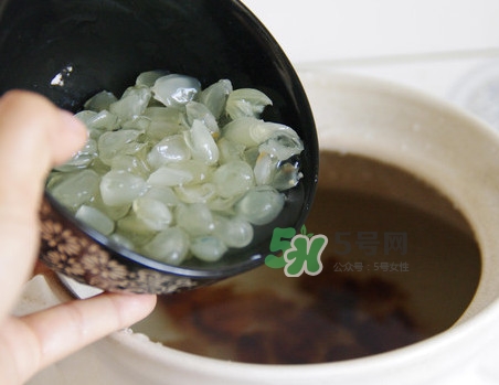 皂角米有假的嗎？怎樣辨別皂角米有沒有泡過硫磺