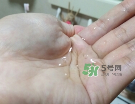 御泥坊水潤(rùn)茶萃微囊黑面膜怎么用？
