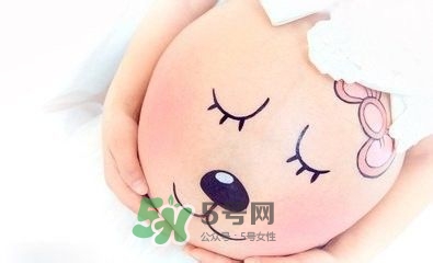 孕晚期肚子硬硬的是怎么回事？孕晚期肚子發(fā)緊發(fā)硬