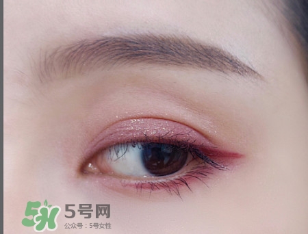 the estee edit眼影膏怎么用？酒紅色眼妝怎么畫