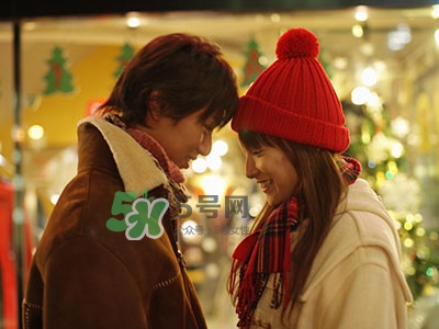 女生怎么撩男生？女生如何追到男神？