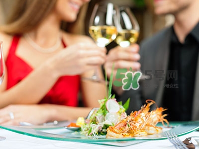 女生怎么撩男生？女生如何追到男神？