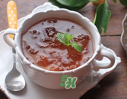 桃膠適合什么人吃？吃桃膠會(huì)上火嗎？