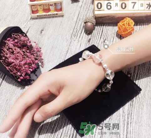 水晶手鏈戴在哪個(gè)手上？水晶手鏈需要開光嗎？