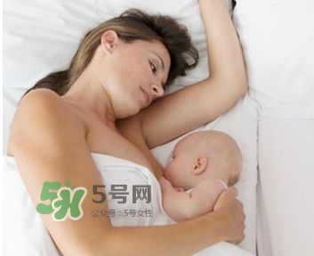 塞奶了有硬塊怎么辦？塞奶要熱敷還是冷敷？