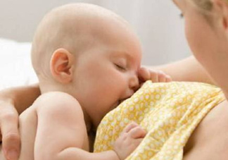 塞奶了有硬塊怎么辦？塞奶要熱敷還是冷敷？