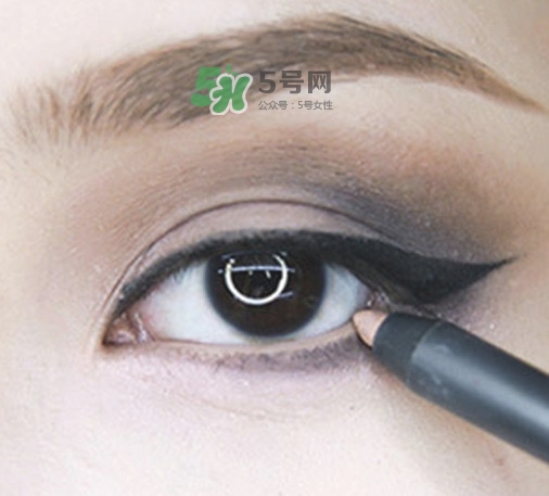 煙熏妝怎么畫？煙熏妝的畫法步驟圖解