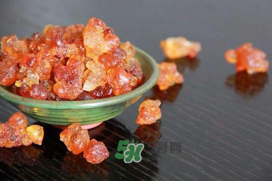 桃膠哪里有賣的？哪里產(chǎn)的桃膠最好