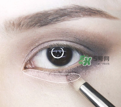 煙熏妝怎么畫？煙熏妝的畫法步驟圖解