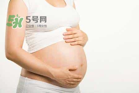 孕婦睡覺能伸懶腰嗎？孕婦睡覺伸懶腰對胎兒有什么影響？