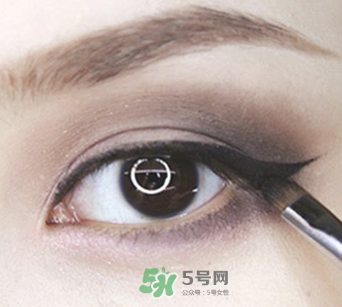 煙熏妝怎么畫？煙熏妝的畫法步驟圖解