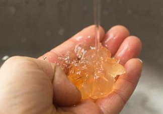 桃膠哪里有賣的？哪里產(chǎn)的桃膠最好