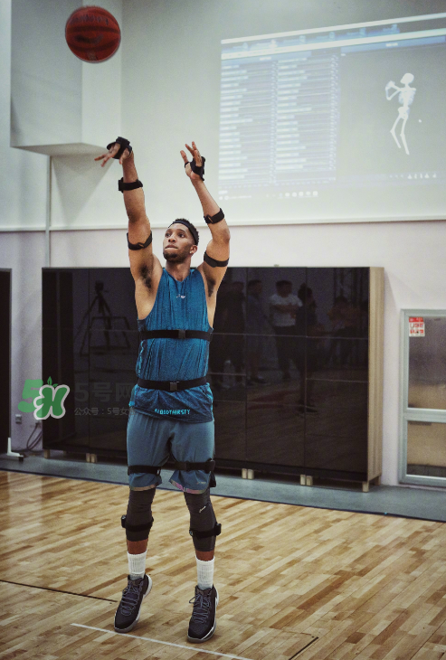 2017埃文特納中國(guó)行上腳穿的球鞋是什么牌子_哪個(gè)型號(hào)？