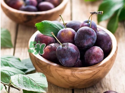 西梅不能和什么一起吃？西梅什么人不能吃？