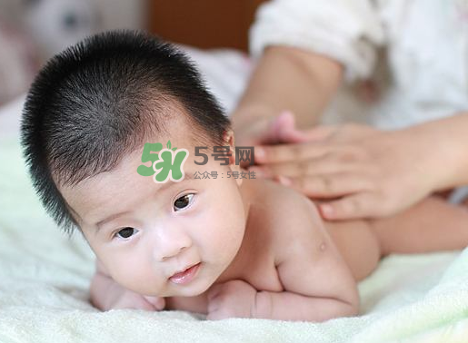 寶寶用爽身粉有危害嗎？爽身粉對(duì)寶寶有什么危害？