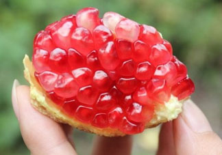 石榴可以放冰箱嗎？石榴放冰箱久了變色能吃嗎？