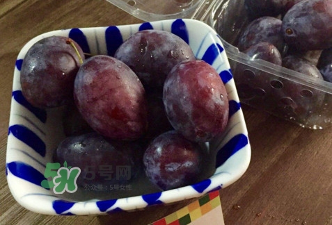 新鮮西梅好吃嗎？新鮮西梅什么味道