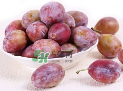 西梅不能和什么一起吃？西梅什么人不能吃？