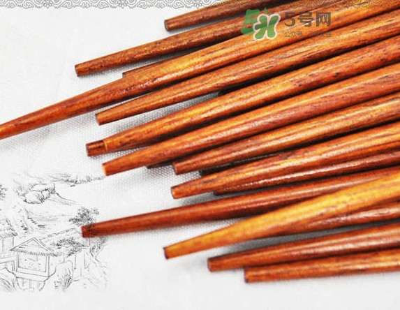 木筷子可以放消毒柜嗎？木筷子和竹筷子哪個好