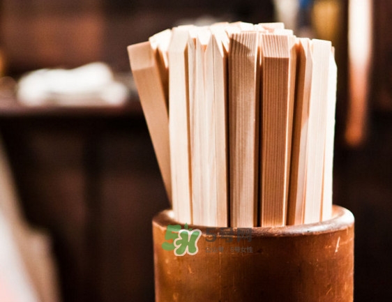 木筷子半年不換會致癌？用什么筷子最健康