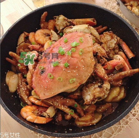 肉蟹煲的做法 肉蟹煲怎么做 肉蟹煲的做法 肉蟹煲怎么做