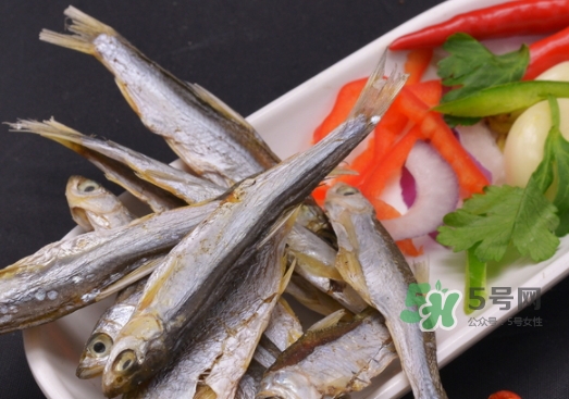 刁子魚是秋刀魚嗎？刁子魚是海魚嗎？