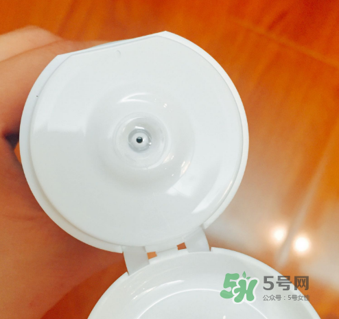 理膚泉潔面啫喱怎么樣？理膚泉潔面啫喱好用嗎？