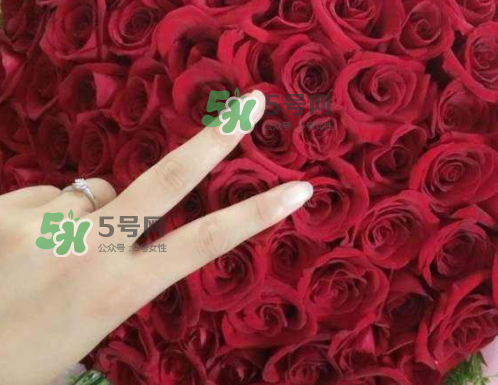 七夕怎么曬禮物_七夕曬禮物圖片_曬男朋友七夕送禮物說(shuō)說(shuō) 七夕怎么曬禮物_七夕曬禮物圖片_曬男朋友七夕送禮物說(shuō)說(shuō)