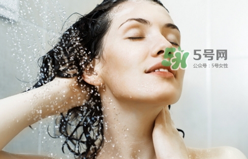 孕晚期洗澡可以搓肚子嗎？孕晚期洗澡注意事項