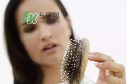 產(chǎn)后掉頭發(fā)很厲害怎么辦？產(chǎn)后掉頭發(fā)吃什么好？