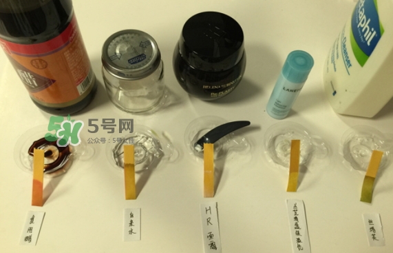 hr黑繃帶對痘痘有用嗎？赫蓮娜黑繃帶面霜使用心得