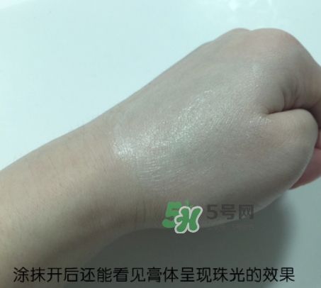 hr黑繃帶對痘痘有用嗎？赫蓮娜黑繃帶面霜使用心得