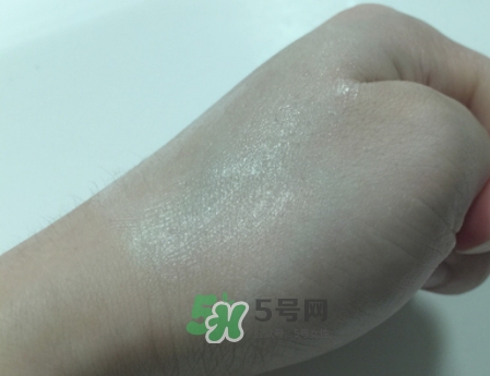 hr黑繃帶對痘痘有用嗎？赫蓮娜黑繃帶面霜使用心得