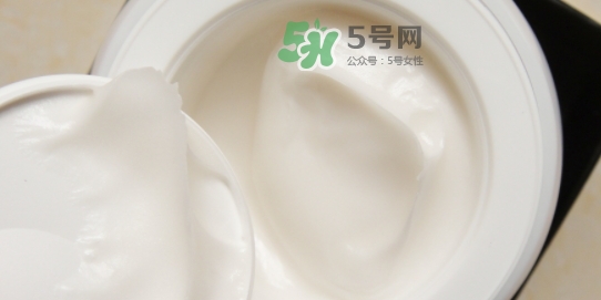 hr白繃帶面霜好用嗎？赫蓮娜白繃帶面霜怎么樣