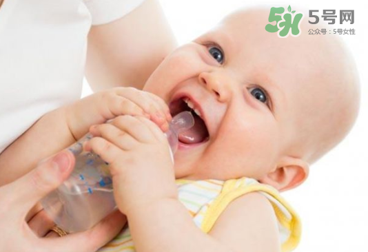 母乳和奶粉能混在一起吃嗎？母乳和奶粉混合喂養(yǎng)好嗎？