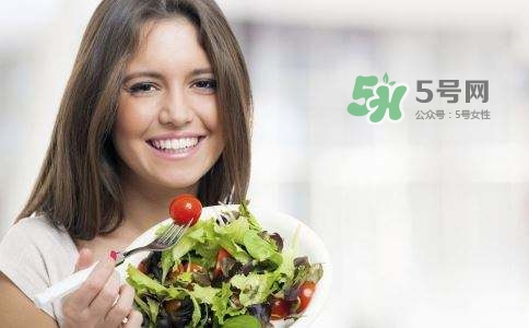 產(chǎn)后掉頭發(fā)很厲害怎么辦？產(chǎn)后掉頭發(fā)吃什么好？