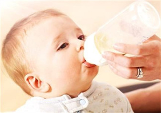 母乳和奶粉能混在一起吃嗎？母乳和奶粉混合喂養(yǎng)好嗎？