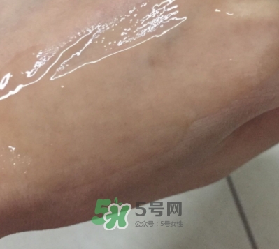 神仙水和雪花秀哪個(gè)好？神仙水和雪花秀潤(rùn)燥精華順序