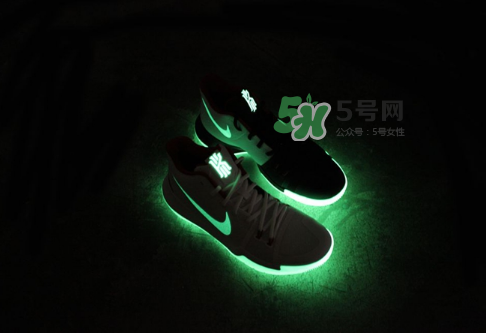 歐文中國(guó)行同款夜光鴛鴦kyrie 3怎么樣？耐克夜光鴛鴦kyrie 3測(cè)評(píng)
