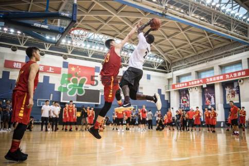 歐文中國(guó)行同款夜光鴛鴦kyrie 3怎么樣？耐克夜光鴛鴦kyrie 3測(cè)評(píng)