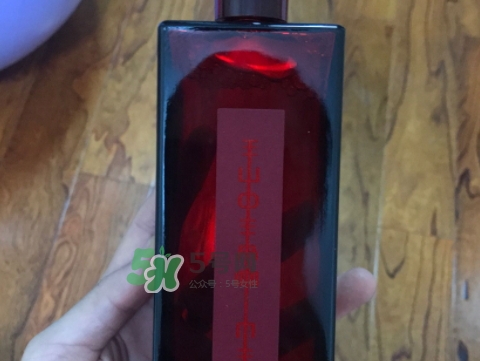 資生堂紅色蜜露是水還是精華？資生堂紅色蜜露是爽膚水嗎