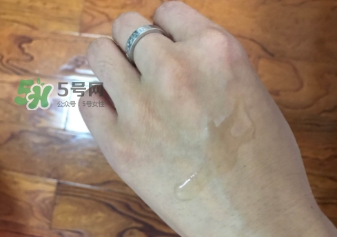 資生堂紅色蜜露是水還是精華？資生堂紅色蜜露是爽膚水嗎