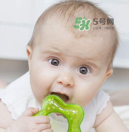 寶寶近視有什么癥狀？寶寶近視有什么表現(xiàn)？