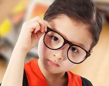 寶寶多大可以看電視？寶寶能看電視嗎？