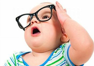 寶寶愛看電視怎么辦？寶寶愛看電視對(duì)眼睛有影響嗎？